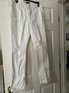 Signature Studio White High-Rise Straight leg Jeans